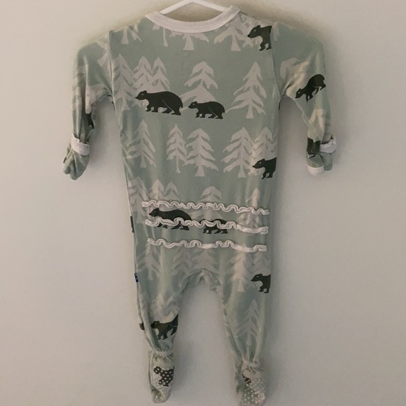 Kickee Pants Aloe Bears and Treeline Series 0-3M Onesie with Ruffles. - Picture 3 of 6